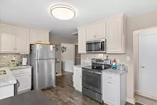 13706 W Meadow Ln, New Berlin, WI 53151 - Photo 13