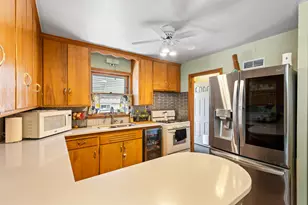 3569 S 14th St, Milwaukee, WI 53221 - Photo 9