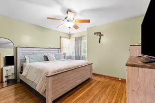 3569 S 14th St, Milwaukee, WI 53221 - Photo 11