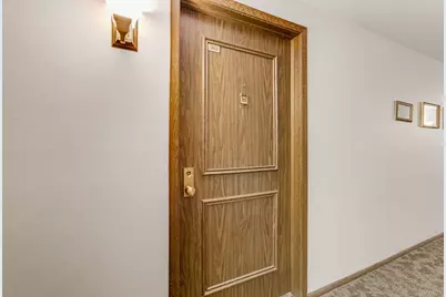 6100 W Stonehedge Dr #365D, Greenfield, WI 53220 - Photo 23