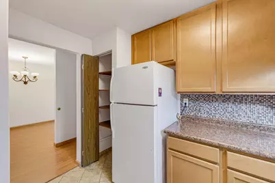 6100 W Stonehedge Dr #365D, Greenfield, WI 53220 - Photo 9