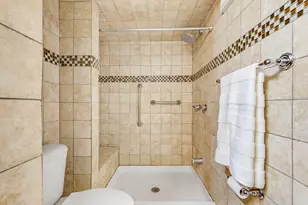 6100 W Stone Hedge Dr, Greenfield, WI 53220 - Photo 21
