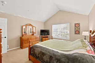 W250N4997 William Dr, Sussex, WI 53072 - Photo 15