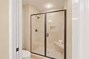 W250N4997 William Dr, Sussex, WI 53072 - Photo 17