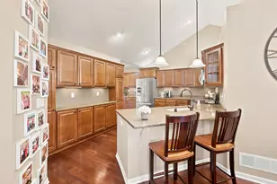 W250N4997 William Dr, Sussex, WI 53072 - Photo 9