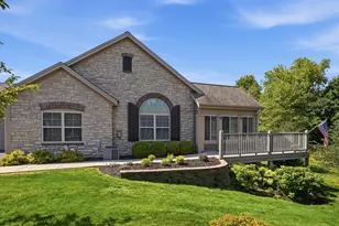 W250N4997 William Dr, Sussex, WI 53072 - Photo 3