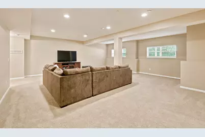 W250N4997  William Dr, Sussex, WI 53072 - Photo 23