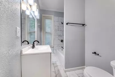 1215  Racine St, Racine, WI 53403 - Photo 15