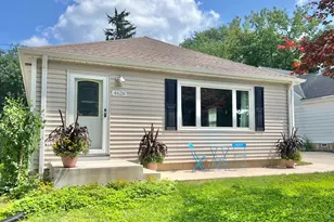 4628 N Hollywood Ave, Whitefish Bay, WI 53211 - Photo 1