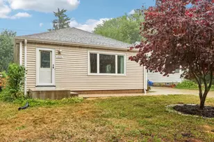 4628 N Hollywood Ave, Whitefish Bay, WI 53211 - Photo 1