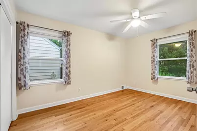 4628 N Hollywood Ave, Whitefish Bay, WI 53211 - Photo 23