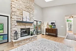 19800 W Briar Ridge Dr, Brookfield, WI 53045 - Photo 9