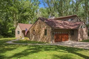 19800 W Briar Ridge Dr, Brookfield, WI 53045 - Photo 1