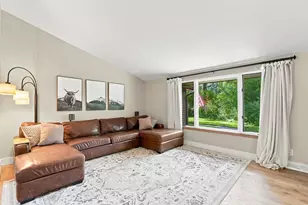 19800 W Briar Ridge Dr, Brookfield, WI 53045 - Photo 11