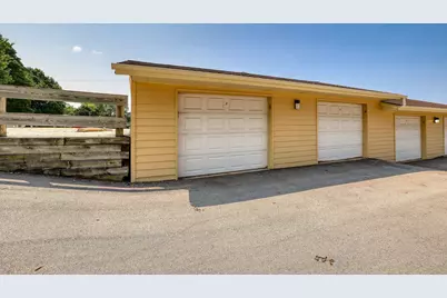 4875  Easy St #5, Delafield, WI 53029 - Photo 3