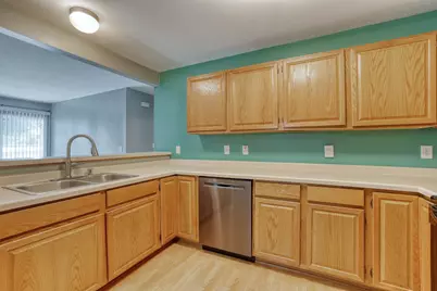 4875  Easy St #5, Delafield, WI 53029 - Photo 7