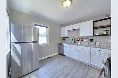 3337 N 83rd St, Milwaukee, WI 53222 - Photo 5