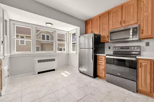 208 W Chestnut St, Port Washington, WI 53074 - Photo 7