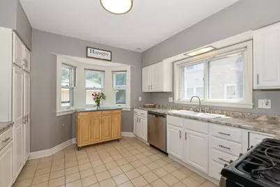 2510 N Harding Blvd, Wauwatosa, WI 53226 - Photo 13