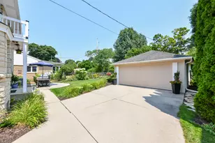 2510 N Harding Blvd, Wauwatosa, WI 53226 - Photo 33