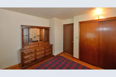 2207  Illinois St, Racine, WI 53405 - Photo 11