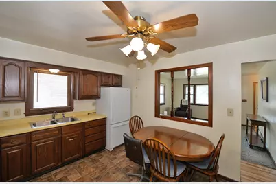 2207  Illinois St, Racine, WI 53405 - Photo 7
