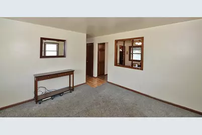 2207  Illinois St, Racine, WI 53405 - Photo 5