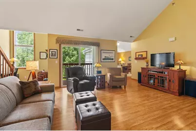 4731 S Hunter Ln, New Berlin, WI 53151 - Photo 3