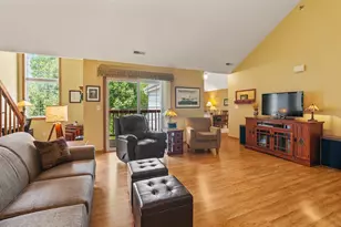 4731 S Hunter Ln, New Berlin, WI 53151 - Photo 3