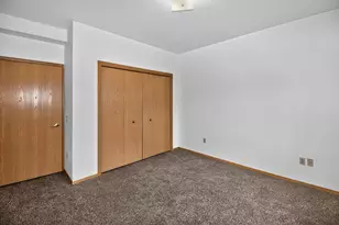 140 W Commerce Blvd, Slinger, WI 53086 - Photo 25