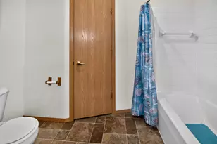 140 W Commerce Blvd, Slinger, WI 53086 - Photo 23