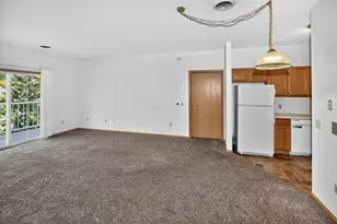 140 W Commerce Blvd, Slinger, WI 53086 - Photo 5
