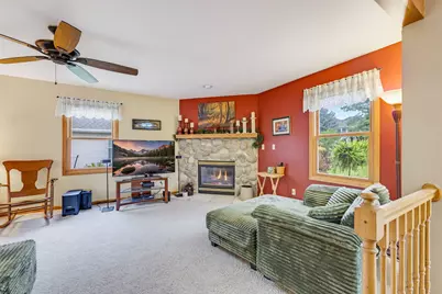 688 W Hickory Ln, Saukville, WI 53080 - Photo 7