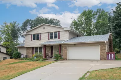 2420  Saratoga Rd, Waukesha, WI 53186 - Photo 27