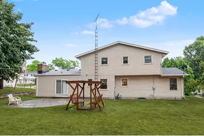 2420  Saratoga Rd, Waukesha, WI 53186 - Photo 31