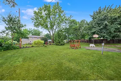 2420  Saratoga Rd, Waukesha, WI 53186 - Photo 7