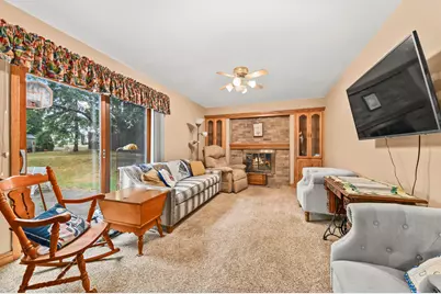 2420  Saratoga Rd, Waukesha, WI 53186 - Photo 5