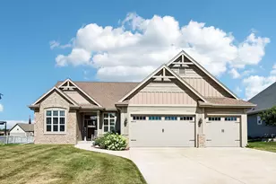 517 Spur Rd, Slinger, WI 53086 - Photo 5