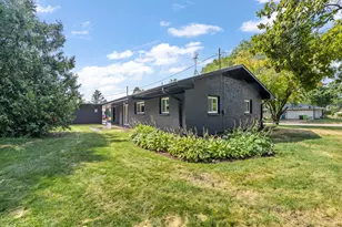 525 W Loos St, Hartford, WI 53027 - Photo 3