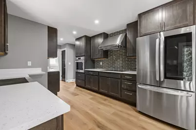 525 W Loos St, Hartford, WI 53027 - Photo 9