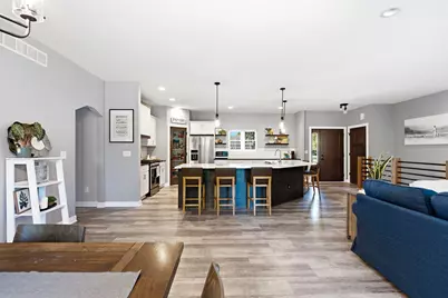 10027  Camelot Dr, Racine, WI 53406 - Photo 21