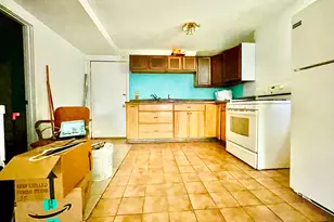 2560 S 12th St, Milwaukee, WI 53215 - Photo 11
