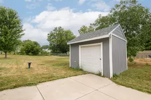 4013 S 40th St, Greenfield, WI 53221 - Photo 27