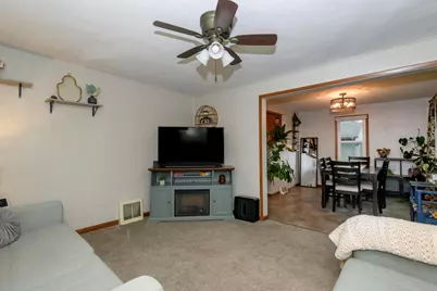 4013 S 40th St, Greenfield, WI 53221 - Photo 9