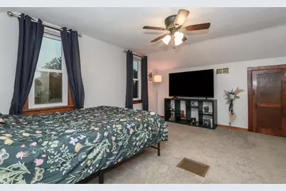 4013 S 40th St, Greenfield, WI 53221 - Photo 15