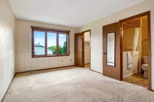 971 S Imperial Dr, Hartland, WI 53029 - Photo 11