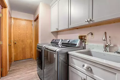 971 S Imperial Dr, Hartland, WI 53029 - Photo 9