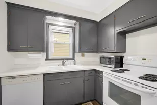 3235 N 88th St, Milwaukee, WI 53222 - Photo 9