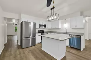 10229 N Concord Dr, Mequon, WI 53097 - Photo 11