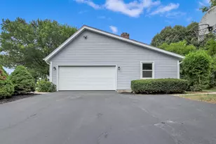 10229 N Concord Dr, Mequon, WI 53097 - Photo 5